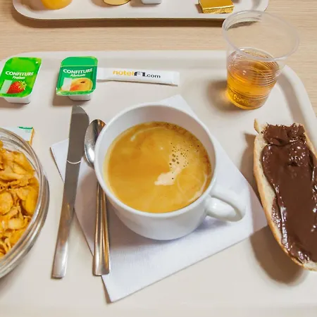 Hotelf1 Geneve Saint Julien En Genevois Hotel 3*