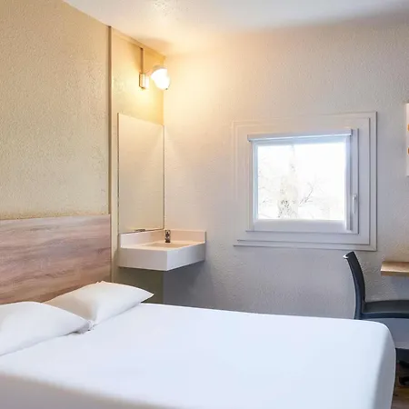 Hotel Hotelf1 Geneve Saint Julien En Genevois