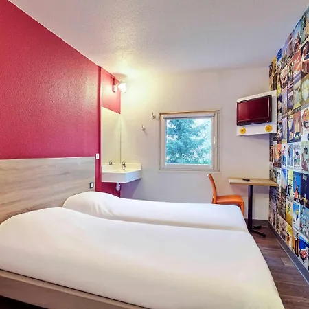 Hotel Hotelf1 Genève Saint Julien En Genevois
